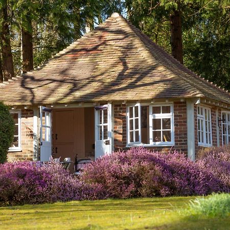 Old Mill Lodge By Huluki Sussex Stays Hurstpierpoint Exterior foto